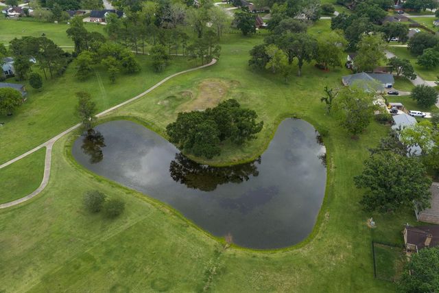 512 Wellshire, West Columbia, TX 77486