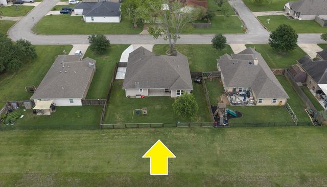 512 Wellshire, West Columbia, TX 77486