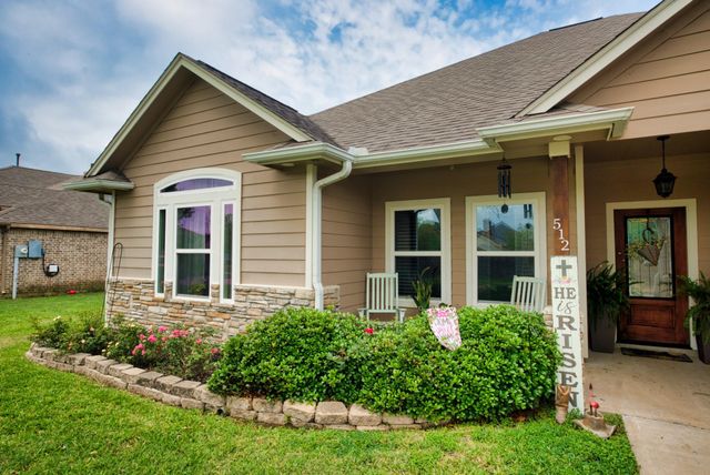 512 Wellshire, West Columbia, TX 77486
