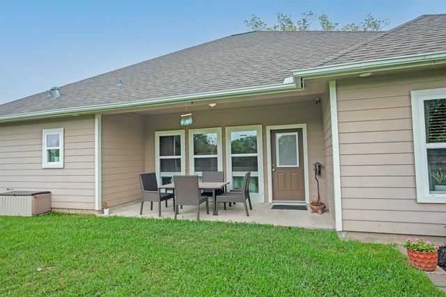 512 Wellshire, West Columbia, TX 77486