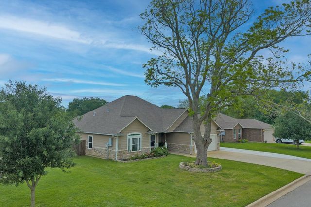 512 Wellshire, West Columbia, TX 77486