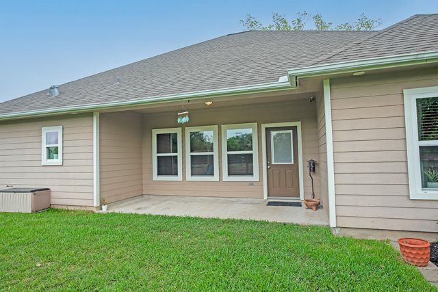 512 Wellshire, West Columbia, TX 77486