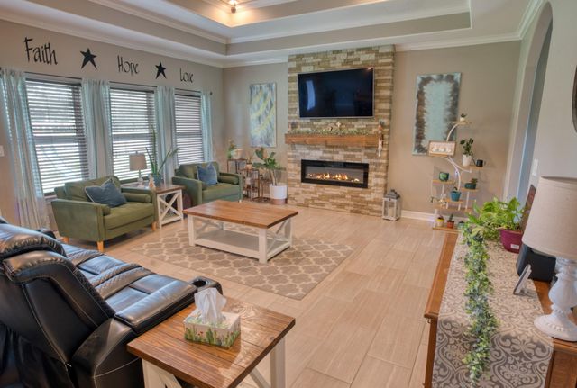512 Wellshire, West Columbia, TX 77486