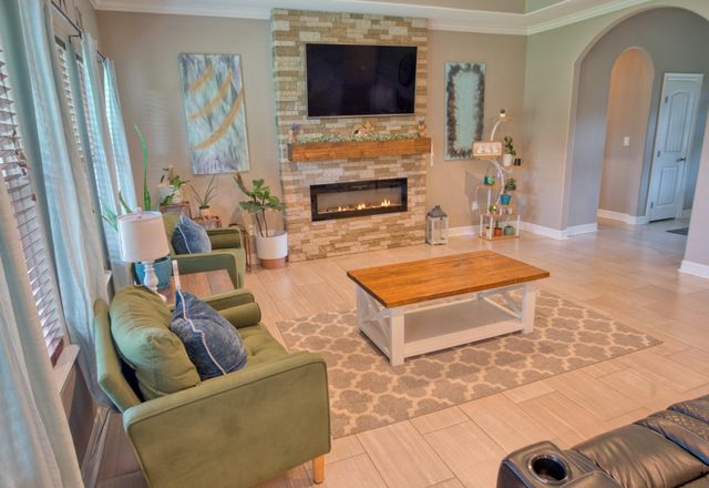 512 Wellshire, West Columbia, TX 77486