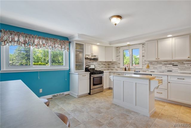 206 Countryside Lane, Amherst, NY 14221