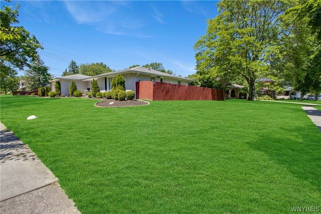 206 Countryside Lane, Amherst, NY 14221