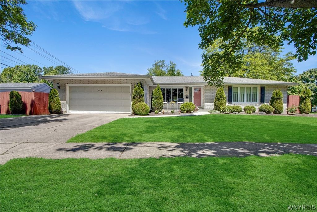 206 Countryside Lane, Amherst, NY 14221