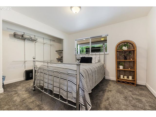 19636 S RIDGE Rd, Oregon City, OR 97045