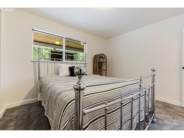 19636 S RIDGE Rd, Oregon City, OR 97045