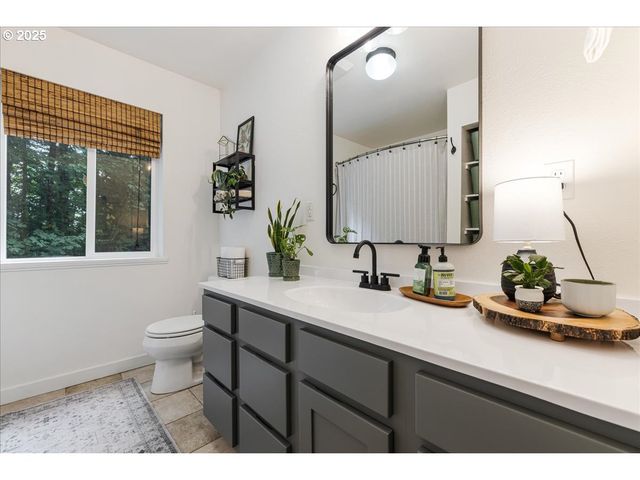 19636 S RIDGE Rd, Oregon City, OR 97045