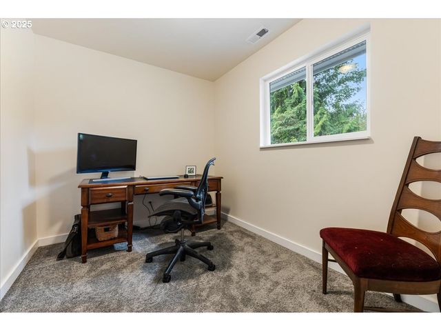 19636 S RIDGE Rd, Oregon City, OR 97045