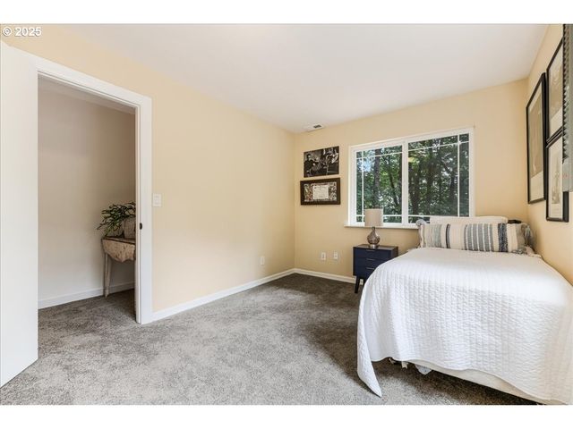 19636 S RIDGE Rd, Oregon City, OR 97045