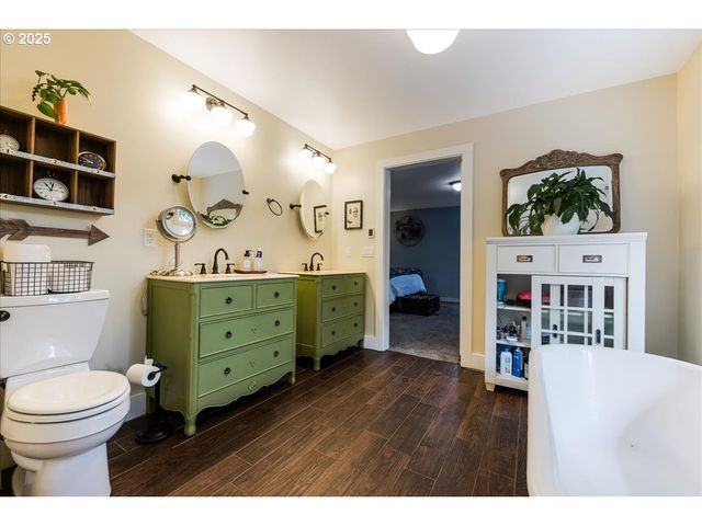 19636 S RIDGE Rd, Oregon City, OR 97045