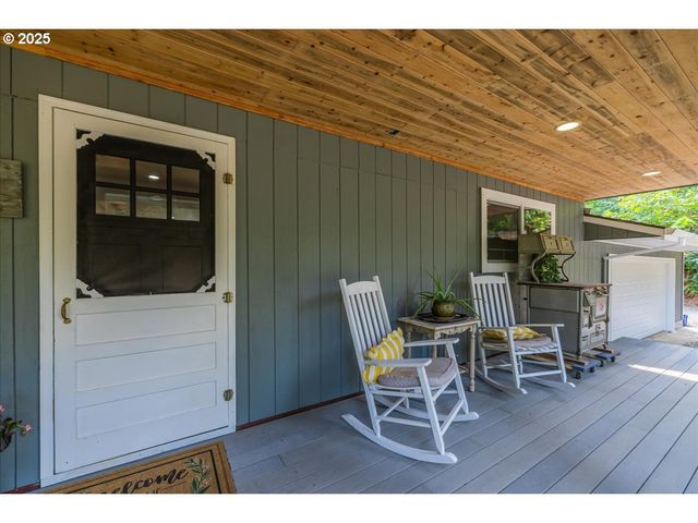 19636 S RIDGE Rd, Oregon City, OR 97045