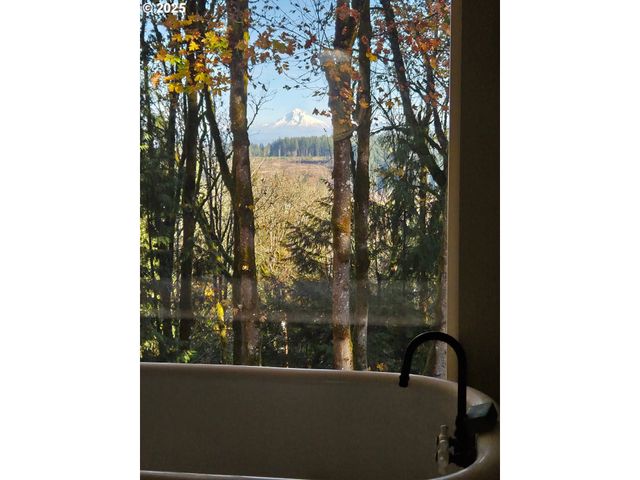 19636 S RIDGE Rd, Oregon City, OR 97045