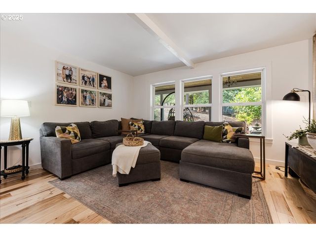 19636 S RIDGE Rd, Oregon City, OR 97045