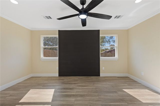 1121 Lowery Street, Bryan, TX 77803
