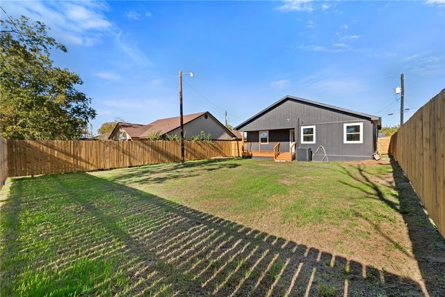 1121 Lowery Street, Bryan, TX 77803