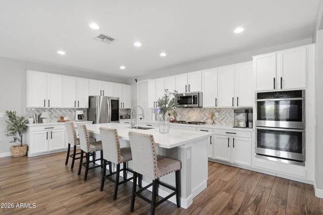 12517 W LAWRENCE Road, Glendale, AZ 85307