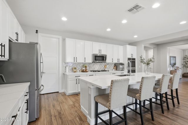 12517 W LAWRENCE Road, Glendale, AZ 85307