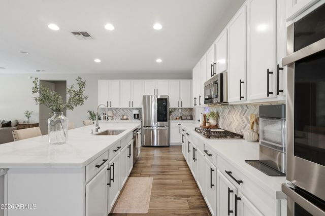 12517 W LAWRENCE Road, Glendale, AZ 85307