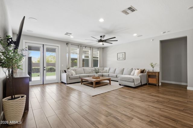 12517 W LAWRENCE Road, Glendale, AZ 85307