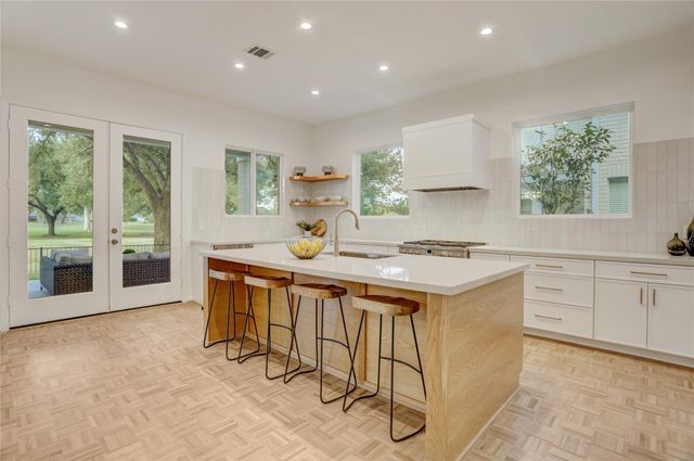 1428 Sugar Creek Boulevard, Sugar Land, TX 77478