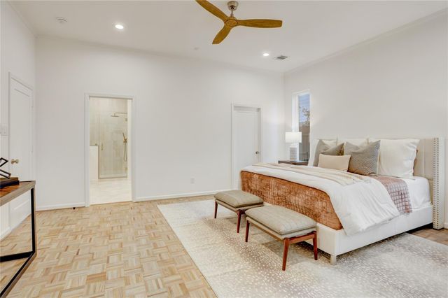 1428 Sugar Creek Boulevard, Sugar Land, TX 77478