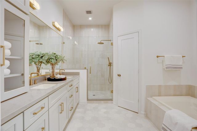 1428 Sugar Creek Boulevard, Sugar Land, TX 77478