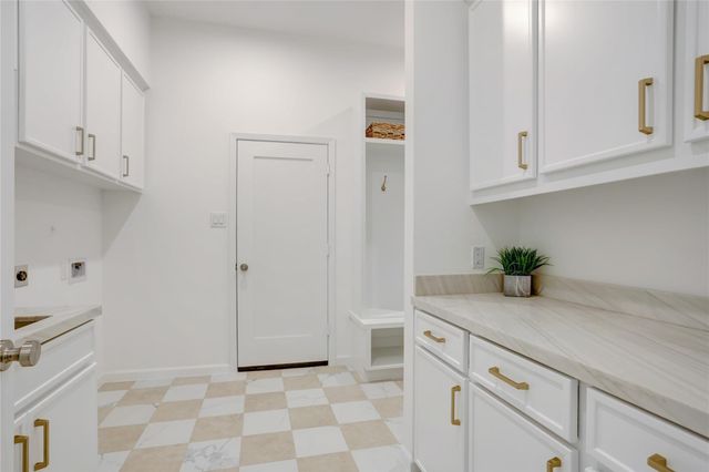 1428 Sugar Creek Boulevard, Sugar Land, TX 77478