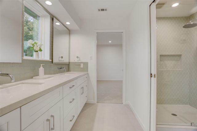 1428 Sugar Creek Boulevard, Sugar Land, TX 77478