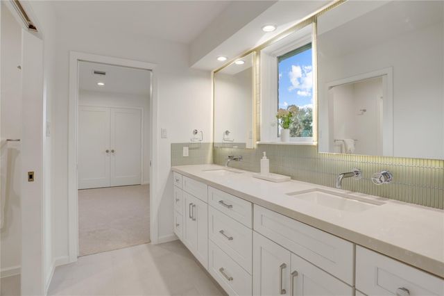 1428 Sugar Creek Boulevard, Sugar Land, TX 77478