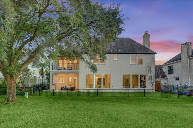 1428 Sugar Creek Boulevard, Sugar Land, TX 77478