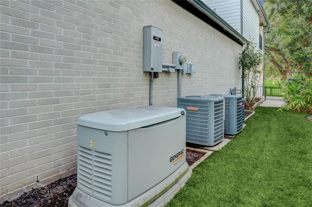 1428 Sugar Creek Boulevard, Sugar Land, TX 77478