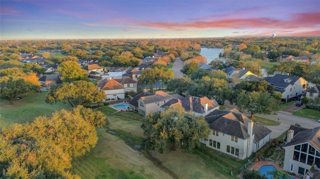 1428 Sugar Creek Boulevard, Sugar Land, TX 77478