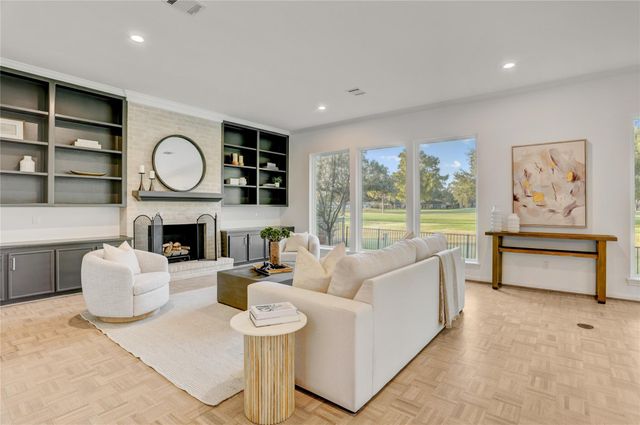 1428 Sugar Creek Boulevard, Sugar Land, TX 77478