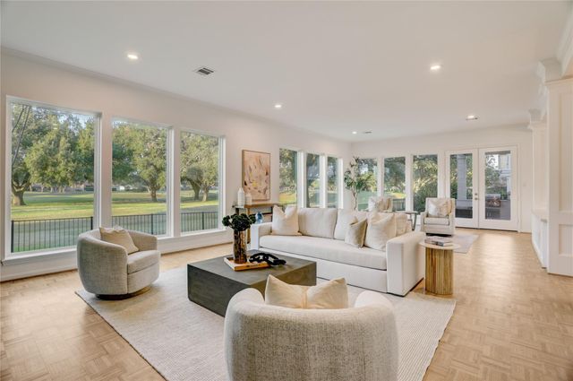 1428 Sugar Creek Boulevard, Sugar Land, TX 77478