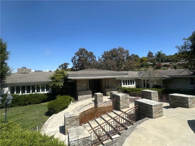60 Crest Road, Rolling Hills, CA 90274