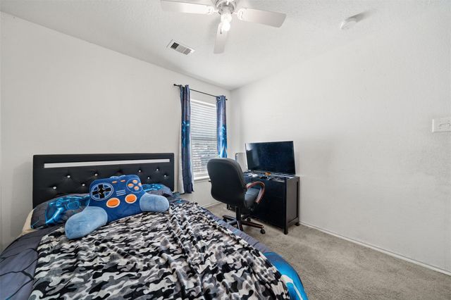 427 Remington Heights Drive, Houston, TX 77073