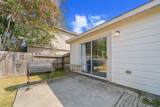 427 Remington Heights Drive, Houston, TX 77073