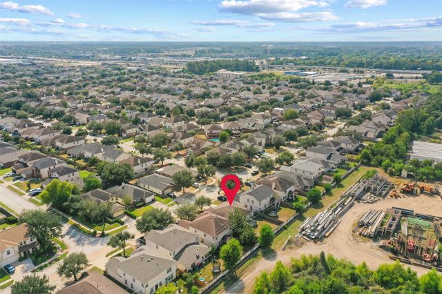 427 Remington Heights Drive, Houston, TX 77073