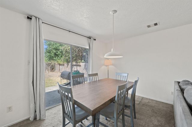 427 Remington Heights Drive, Houston, TX 77073