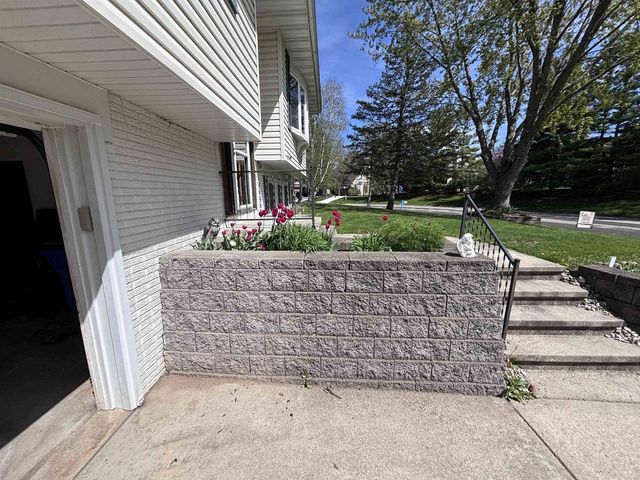 5210 Big Bow Road, Fitchburg, WI 53711