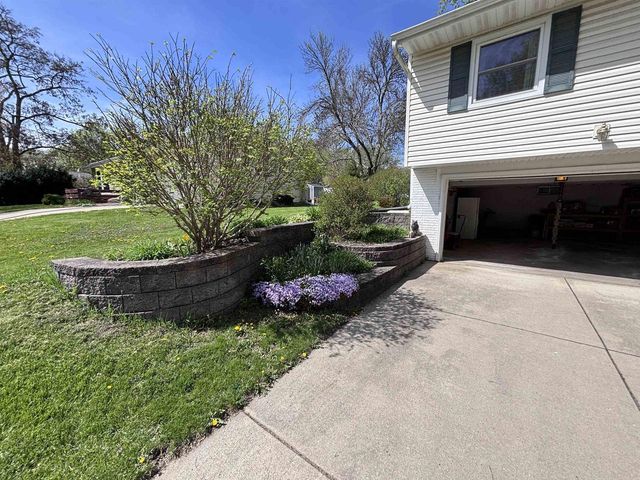 5210 Big Bow Road, Fitchburg, WI 53711