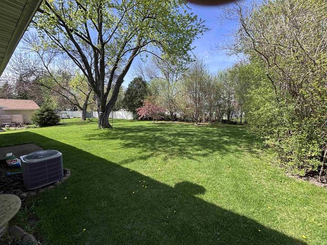 5210 Big Bow Road, Fitchburg, WI 53711
