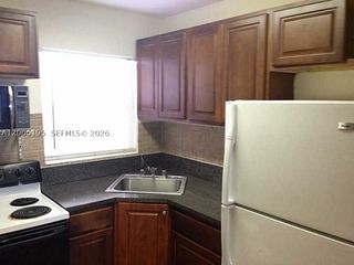 2008 Jackson St E2, Hollywood, FL 33020