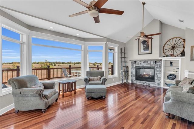 9530 Caldwell Road, Kidder, MO 64649