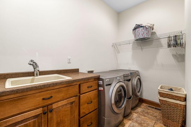 1097 15th Street SW, New Prague, MN 56071