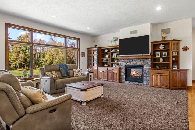 1097 15th Street SW, New Prague, MN 56071