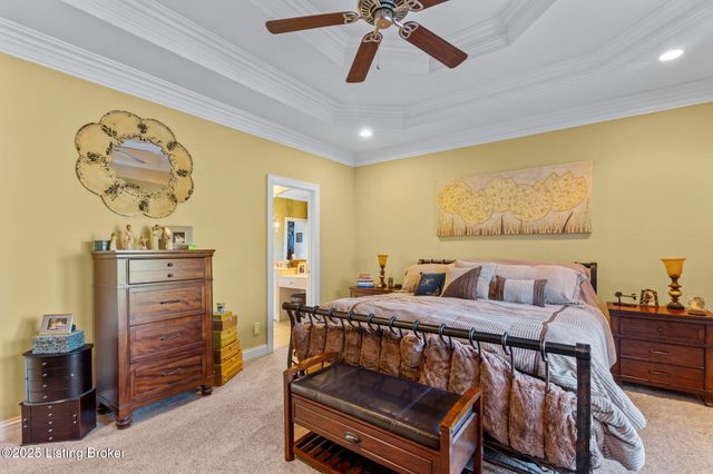 8809 Duck Crossing Ln, Louisville, KY 40291